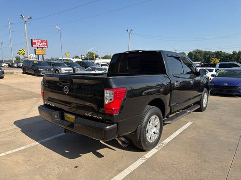 Used 2017 Nissan Titan SV AWD/4WD image 5