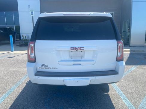Used 2016 GMC Yukon XL SLT w/ Open Road Package RWD image 4
