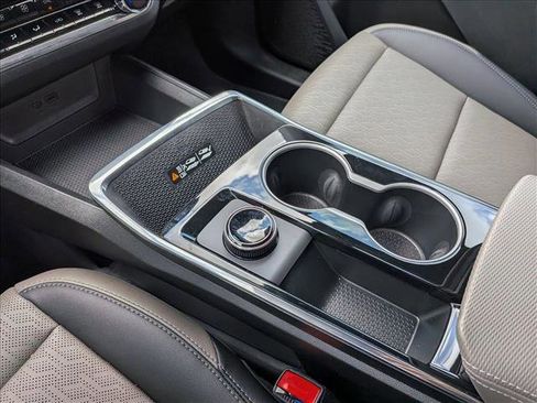 Used 2026 Chevrolet Equinox LT w/ Convenience Package II image 16