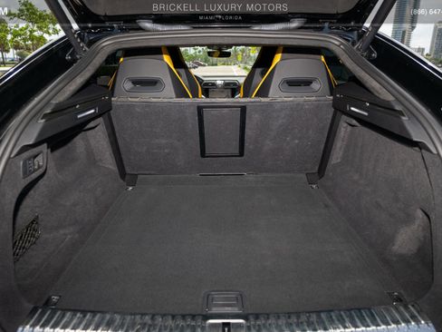 Used 2022 Lamborghini Urus AWD/4WD image 13