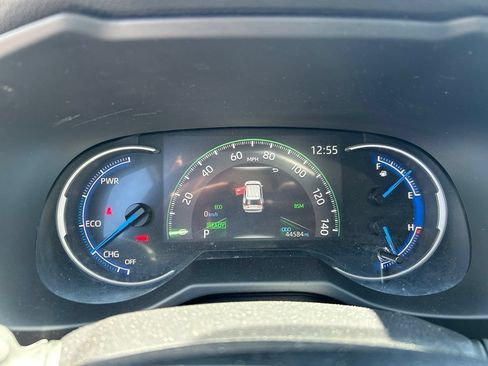 Used 2025 Toyota RAV4 XLE AWD/4WD image 12