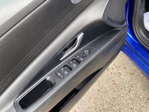 Used 2023 Hyundai Elantra SEL w/ Cargo Package image 18