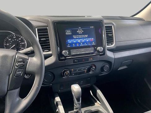Certified 2024 Nissan Frontier SV w/ Tow Package RWD image 7