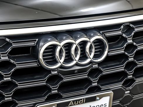 Used 2025 Audi Q5 2.0T Premium Plus w/ Premium Plus Package image 14