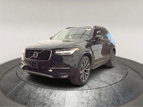 Used 2018 Volvo XC90 T6 Momentum w/ Convenience Package AWD/4WD image 3