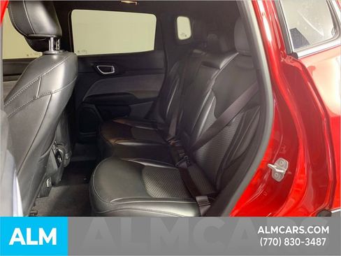 Used 2023 Jeep Compass Latitude image 31