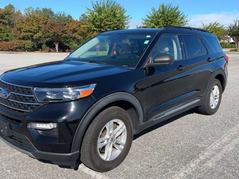 Used 2022 Ford Explorer XLT w/ Equipment Group 202A image 28
