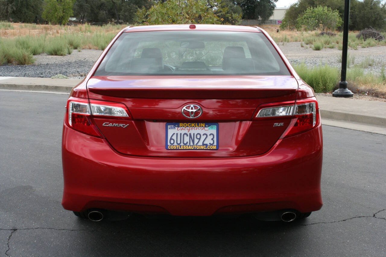 Used 2012 Toyota Camry SE w/ Leather Pkg FWD image 6