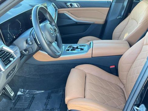 Used 2024 BMW X5 xDrive40i w/ M Sport Package image 17