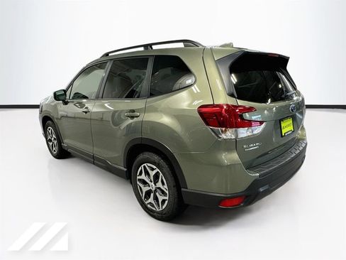 Used 2020 Subaru Forester Premium AWD/4WD image 7