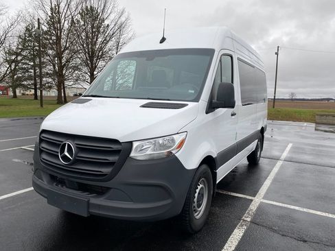 Used 2024 Mercedes-Benz Sprinter 2500 image 3