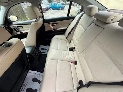 Used 2011 BMW 335i xDrive Sedan image 11