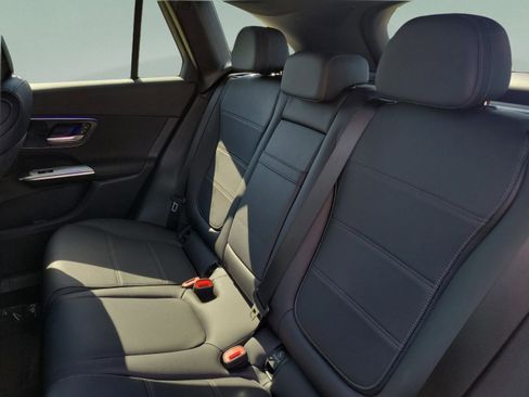 Certified 2025 Mercedes-Benz GLC 300 image 13