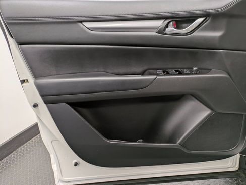 Used 2019 MAZDA CX-5 Touring image 8