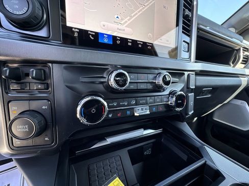 New 2025 Ford F250 Platinum image 19