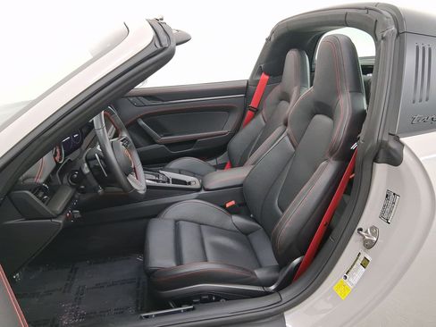 Used 2022 Porsche 911 Targa 4 GTS image 5