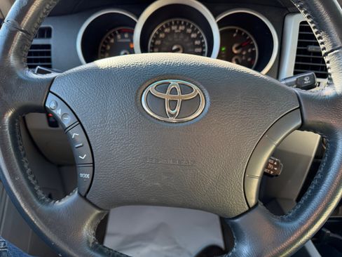 Used 2007 Toyota 4Runner Limited image 18