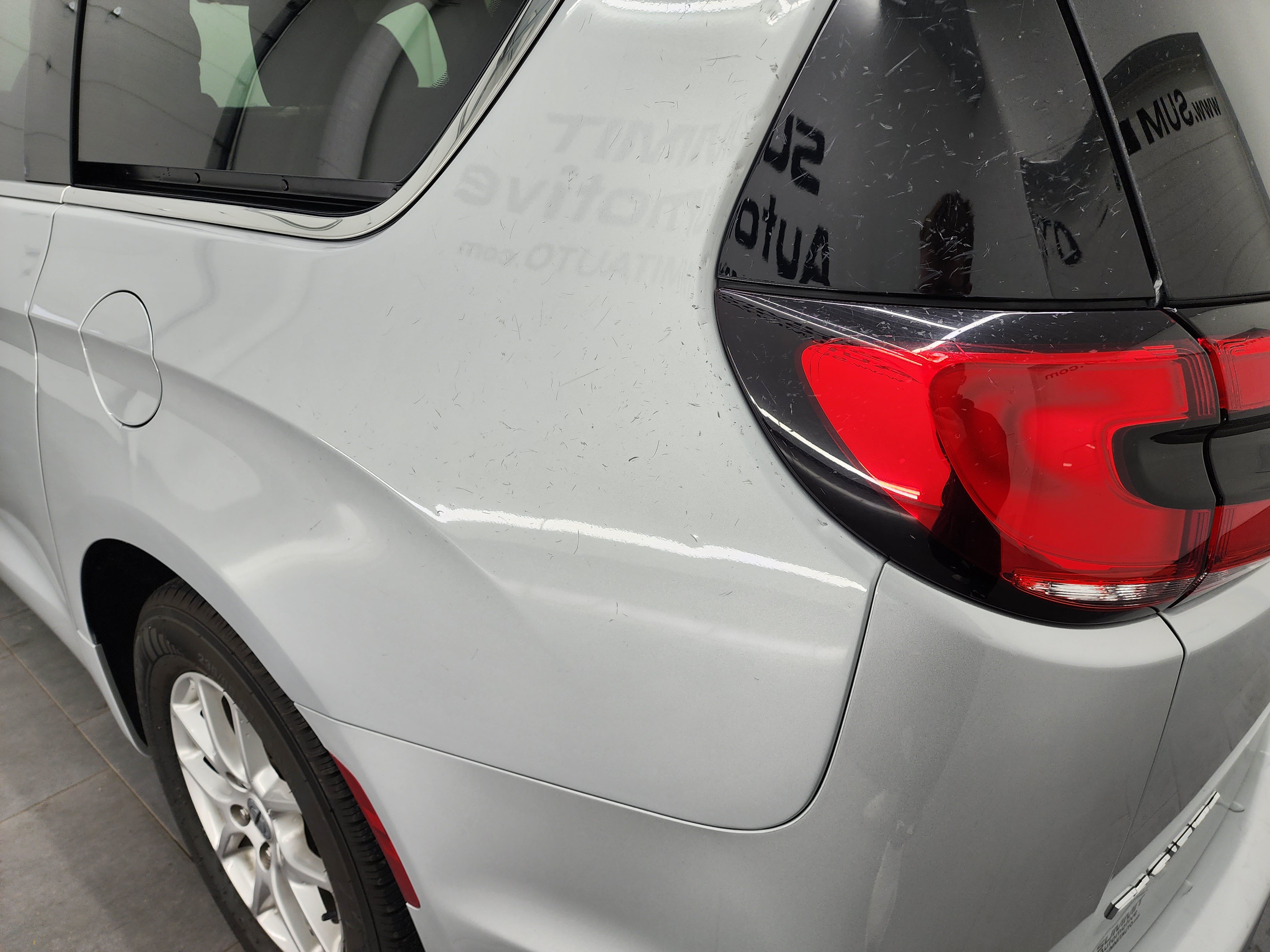 Used 2024 Chrysler Pacifica Touring-L FWD image 30