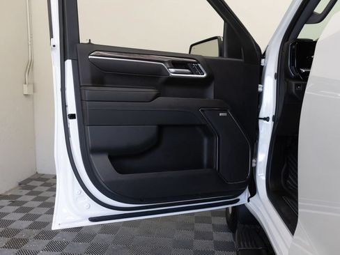 Used 2024 Chevrolet Silverado 1500 LTZ AWD/4WD image 16