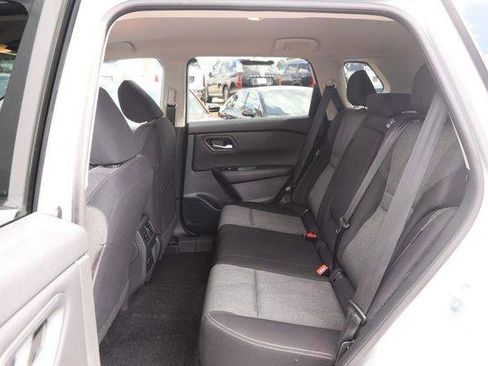Used 2025 Nissan Rogue SV AWD/4WD image 10