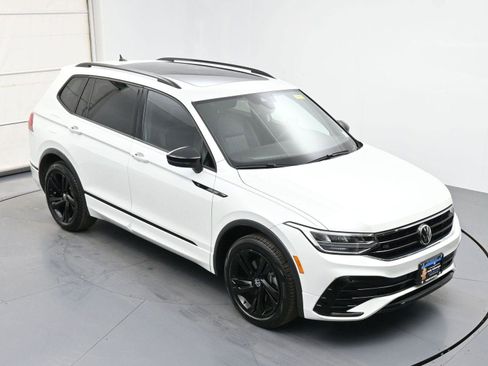 Used 2023 Volkswagen Tiguan SE R-Line AWD/4WD image 31