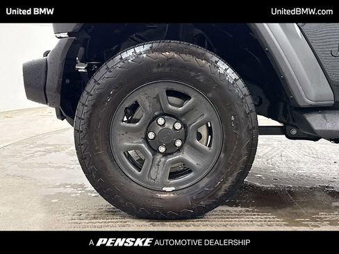 Used 2025 Jeep Wrangler Sport AWD/4WD image 2