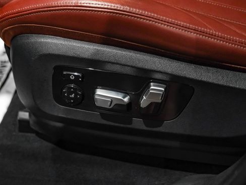 Used 2020 BMW X6 xDrive40i w/ Executive Package image 29