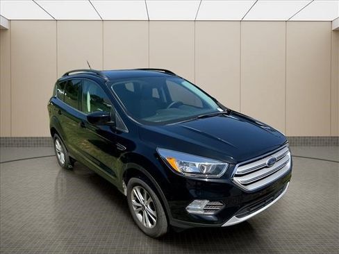 Used 2018 Ford Escape SE w/ SE Sync 3 Package AWD/4WD image 9