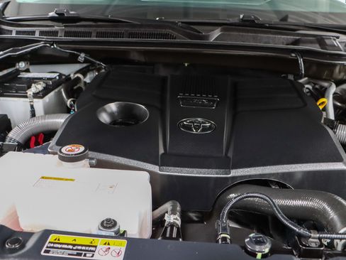 Used 2024 Toyota Tundra SR5 w/ SR5 Convenience Package AWD/4WD image 30