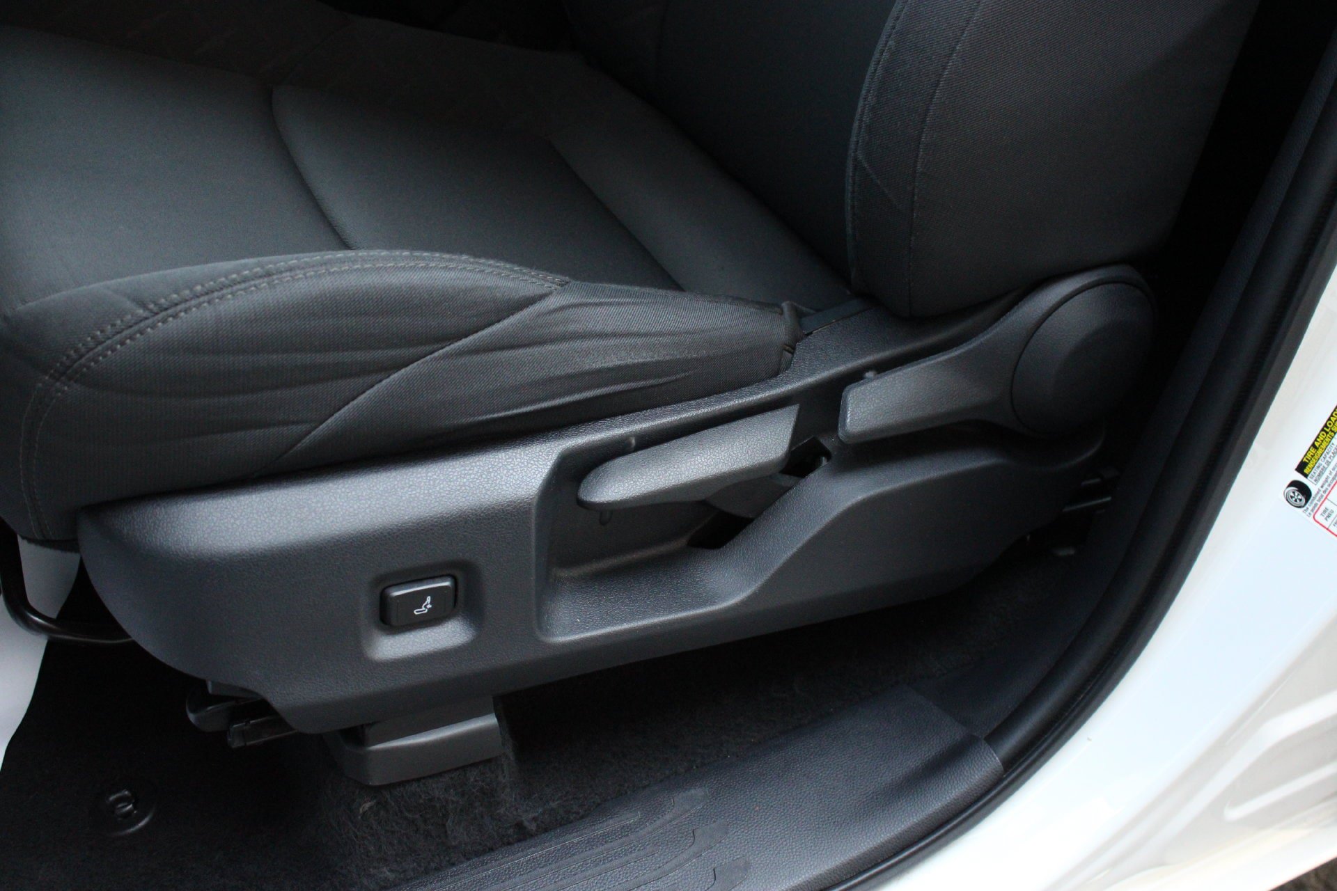 Used 2025 Toyota Tacoma SR5 AWD/4WD image 12