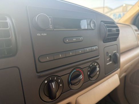 Used 2005 Ford F350 4x4 Regular Cab DRW Super Duty image 16