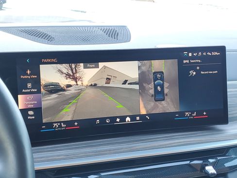 Certified 2025 BMW X6 xDrive40i w/ Executive Package image 17