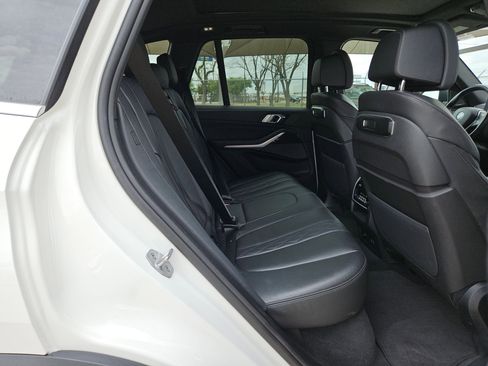 Used 2025 BMW X5 xDrive50e AWD/4WD image 25