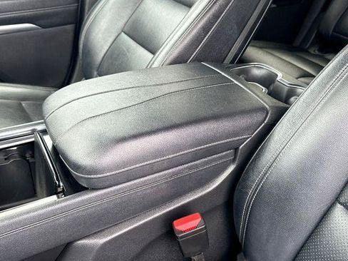 Used 2024 Chevrolet Traverse LT FWD image 22