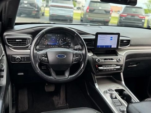 Used 2020 Ford Explorer XLT w/ Equipment Group 202A AWD/4WD image 5