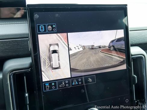 Used 2025 GMC Yukon AT4 Ultimate w/ LPO, Floor Liner Package image 23