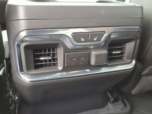 Used 2021 Chevrolet Silverado 1500 High Country w/ Technology Package image 16