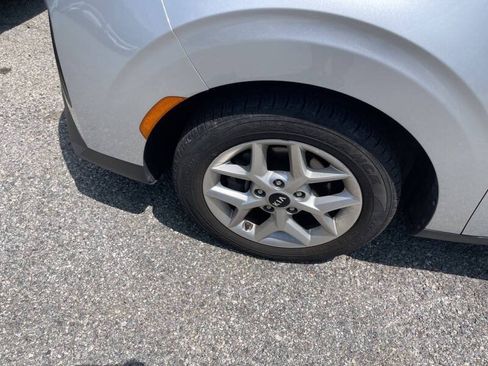Used 2021 Kia Soul S FWD image 16