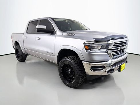 Used 2020 RAM 1500 Laramie w/ Off Road Group AWD/4WD image 4