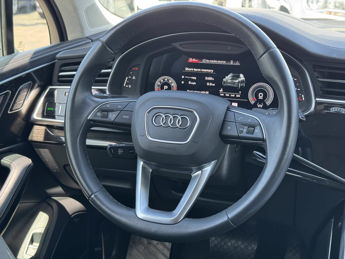 Used 2023 Audi Q7 3.0T Prestige AWD/4WD image 25