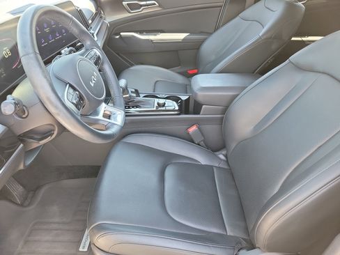 Used 2025 Kia Sportage EX w/ Premium Package FWD image 3
