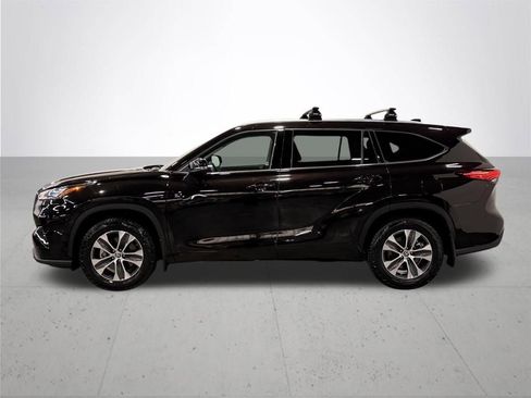 Used 2020 Toyota Highlander XLE image 15