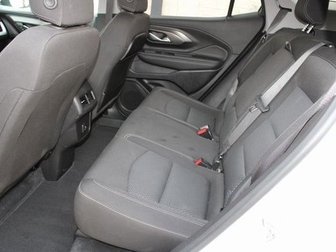 Used 2024 GMC Terrain SLE image 5