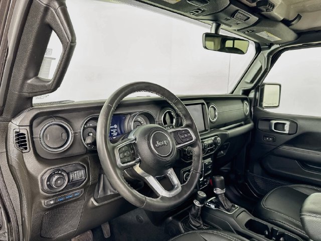 Used 2022 Jeep Wrangler Unlimited Sahara w/ Cold Weather Group AWD/4WD image 13