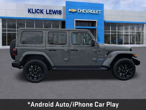 Used 2021 Jeep Wrangler Unlimited Sahara w/ Cold Weather Group image 9