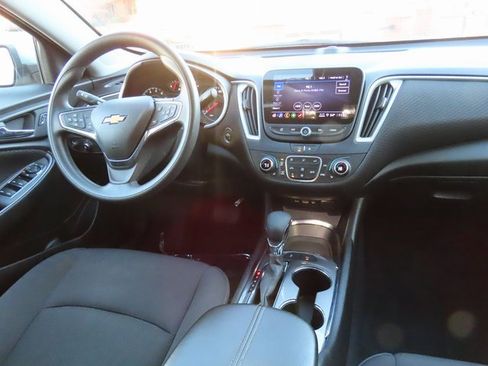 Used 2024 Chevrolet Malibu LT image 17