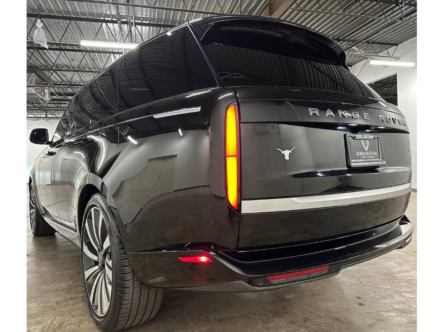 Used 2023 Land Rover Range Rover SV AWD/4WD image 17