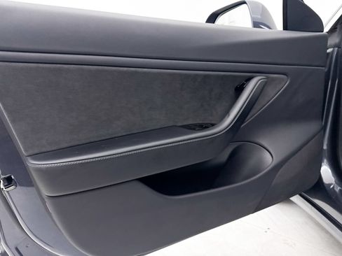 Used 2018 Tesla Model 3 Long Range RWD image 32