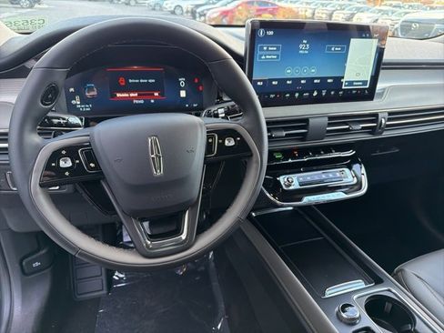 New 2026 Lincoln Corsair Premiere image 9