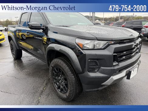 Used 2024 Chevrolet Colorado Trail Boss w/ Technology Package image 3